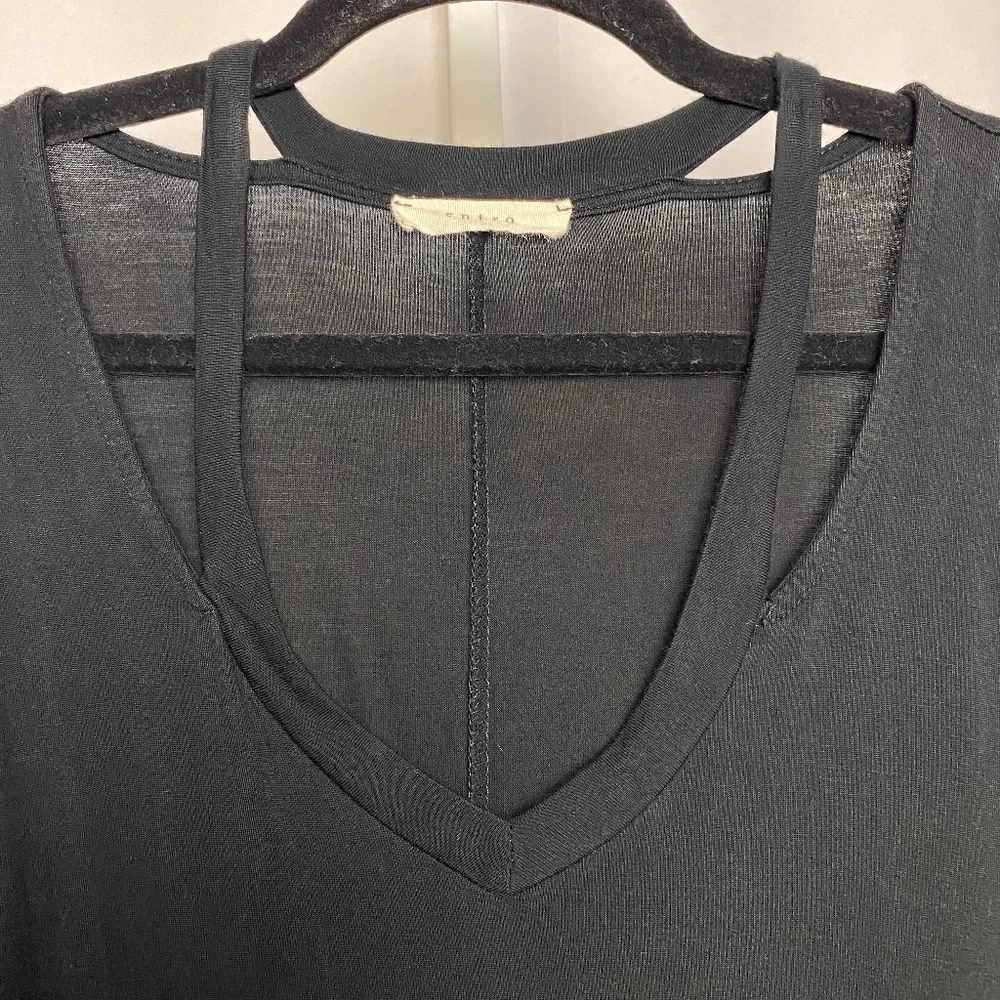 💙5/$15. Entro Sleeveless Black Strappy Neckline Flowy Emo Fairy Goth Top Small